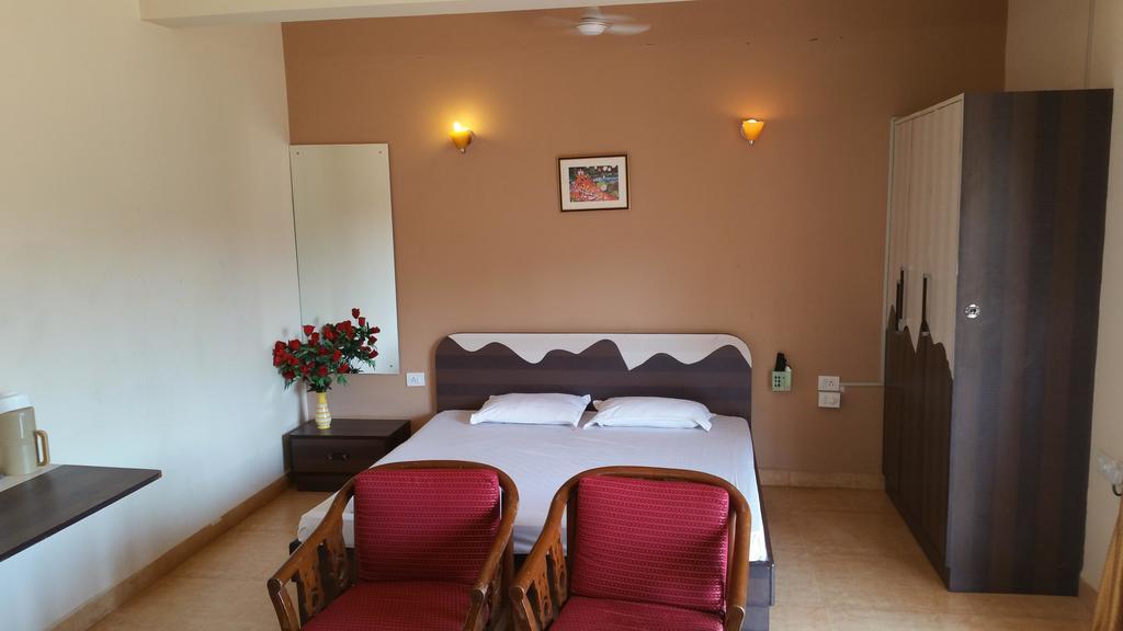 Ocean Crest Hotel Colva Exterior foto